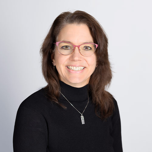 Erika Dvorske headshot
